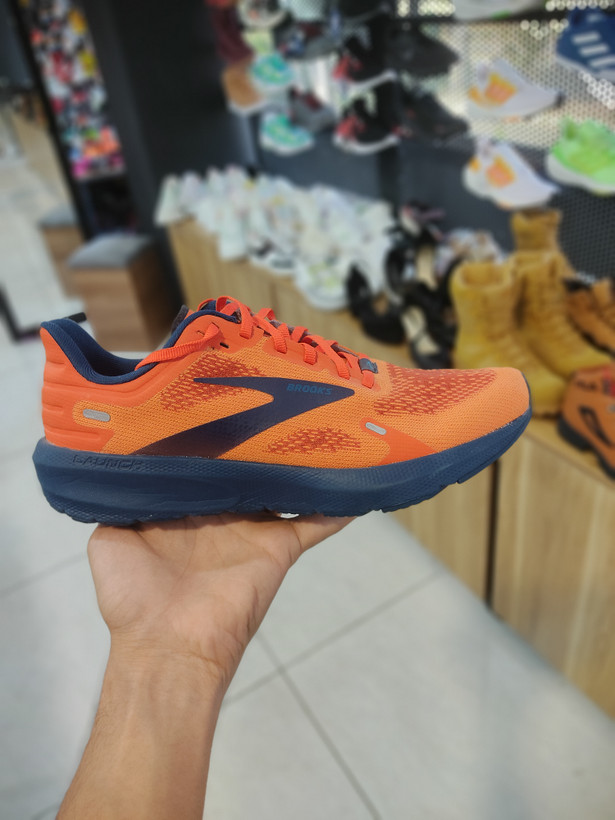 کفش مردانه بروکس لانچ 9 جی تی اس Brooks launch 9 GTS مشخصات