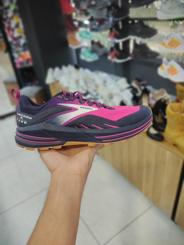 کفش تریل رانینگ زنانه بروکس Brooks Cascadia 16 - اورجینال