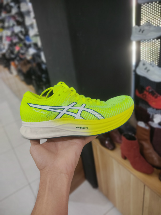 کتانی رانینگ آسیکس مدل 2 Magic Speed
